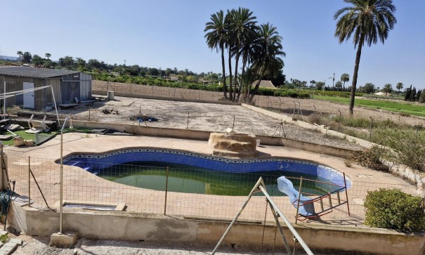 Videresalg - Finca landejendom -
Elche