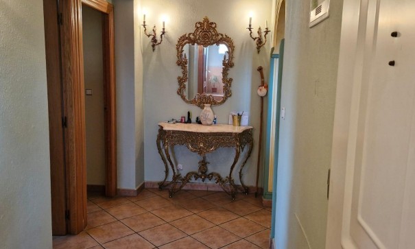 Videresalg - Finca landejendom -
Elche