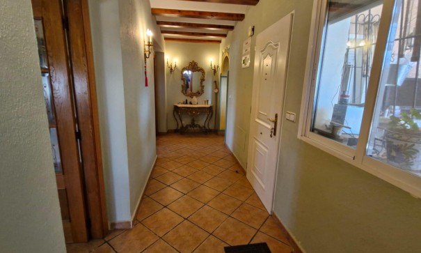 Videresalg - Finca landejendom -
Elche