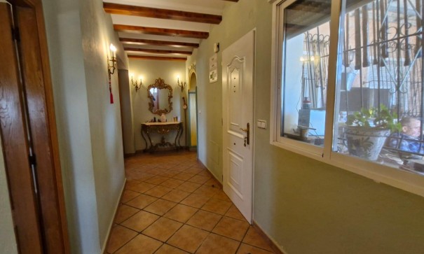 Videresalg - Finca landejendom -
Elche