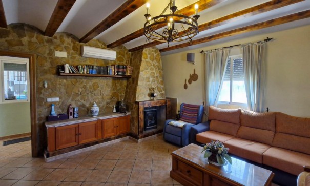 Videresalg - Finca landejendom -
Elche