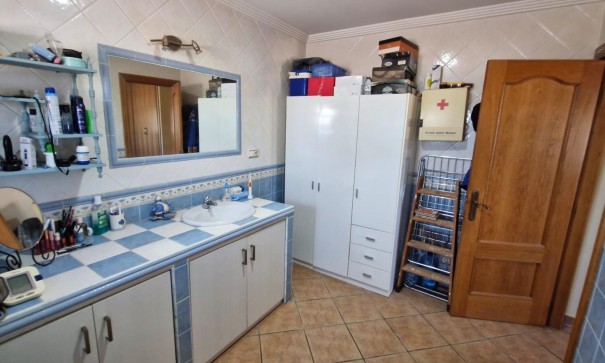 Videresalg - Finca landejendom -
Elche