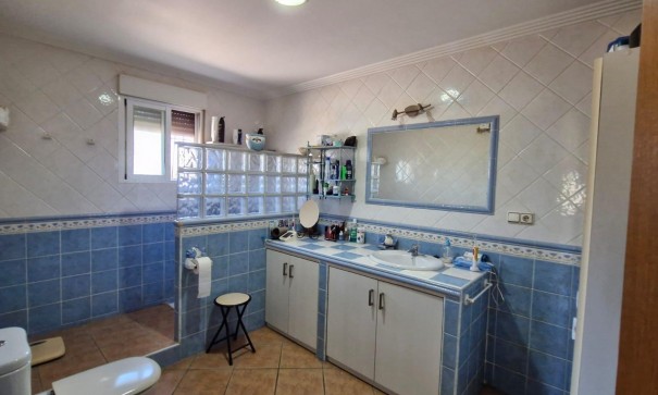 Videresalg - Finca landejendom -
Elche