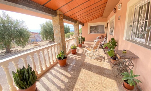 Sprzedaż - Finca nieruchomość wiejska -
Alicante