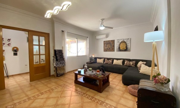 Sprzedaż - Finca nieruchomość wiejska -
Alicante