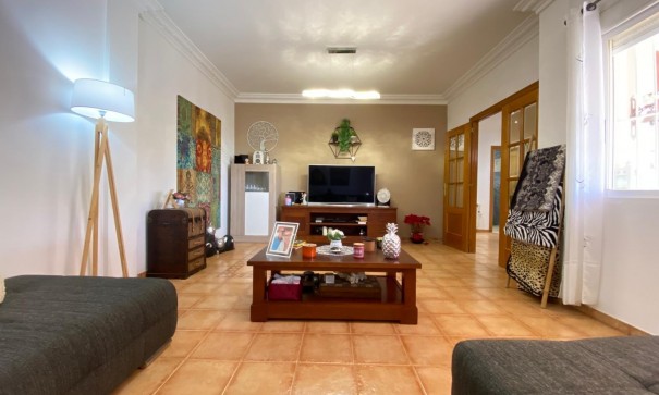 Sprzedaż - Finca nieruchomość wiejska -
Alicante