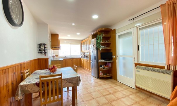 Sprzedaż - Finca nieruchomość wiejska -
Alicante