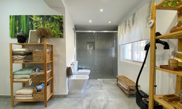 Sprzedaż - Finca nieruchomość wiejska -
Alicante