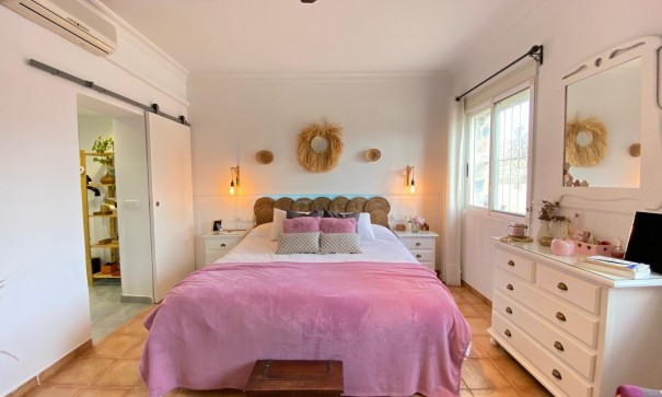 Sprzedaż - Finca nieruchomość wiejska -
Alicante