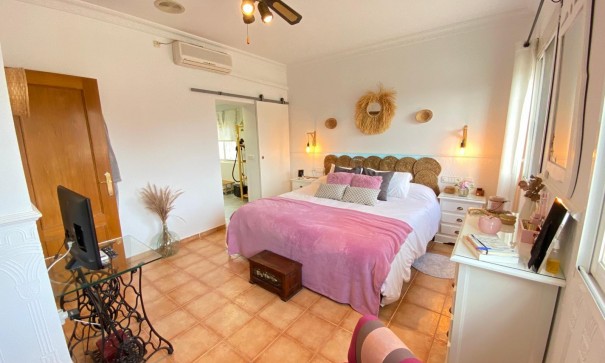 Sprzedaż - Finca nieruchomość wiejska -
Alicante