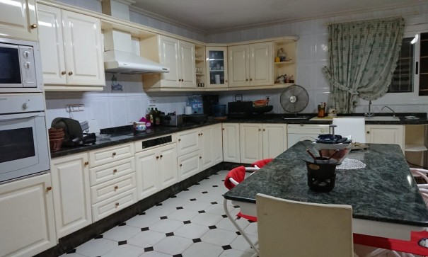 Herverkoop - Finca Landelijk pand -
Elche