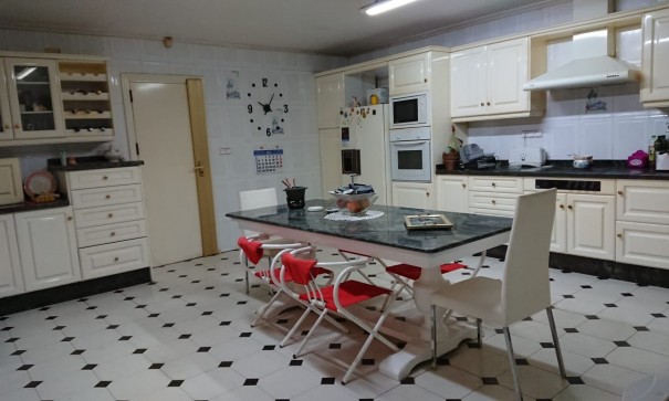 Herverkoop - Finca Landelijk pand -
Elche