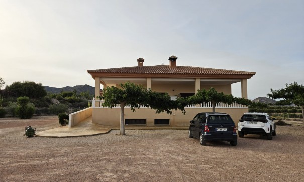 Resale - Finca Landgut -
Novelda