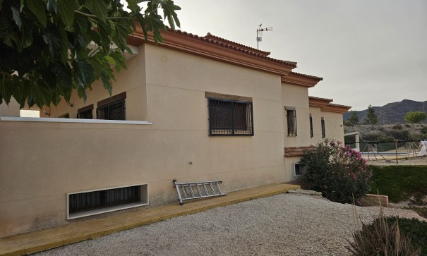 Resale - Finca Landgut -
Novelda