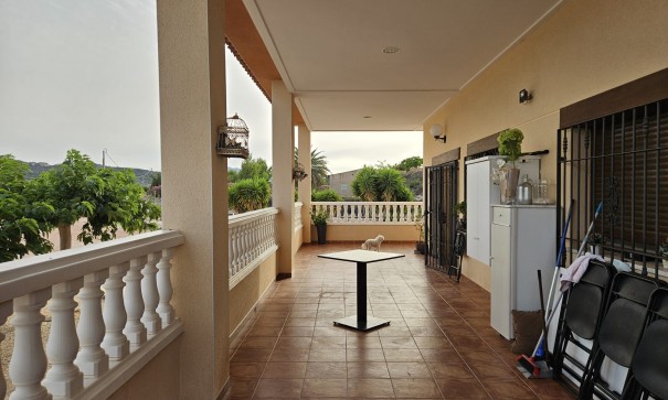 Resale - Finca Landgut -
Novelda