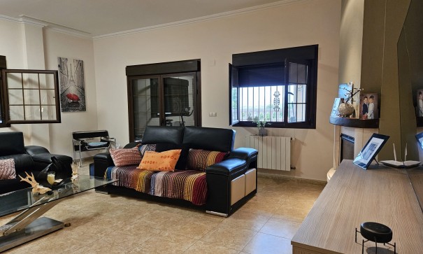 Resale - Finca Landgut -
Novelda