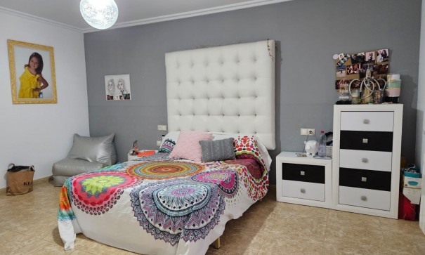 Resale - Finca Landgut -
Novelda