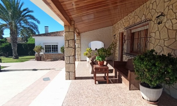 Sprzedaż - Finca nieruchomość wiejska -
Elche