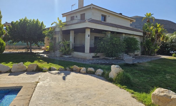 Resale - Finca Landgut -
Novelda