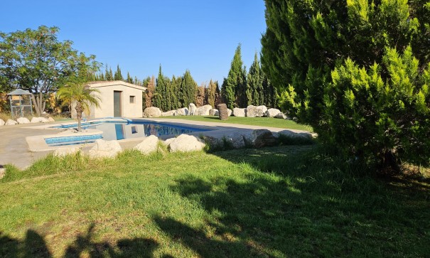 Resale - Finca Landgut -
Novelda
