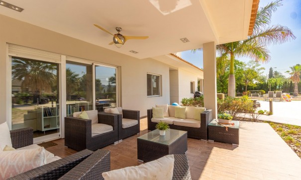 Resale - Freistehende Villa -
El Rebolledo