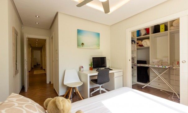 Resale - Freistehende Villa -
El Rebolledo