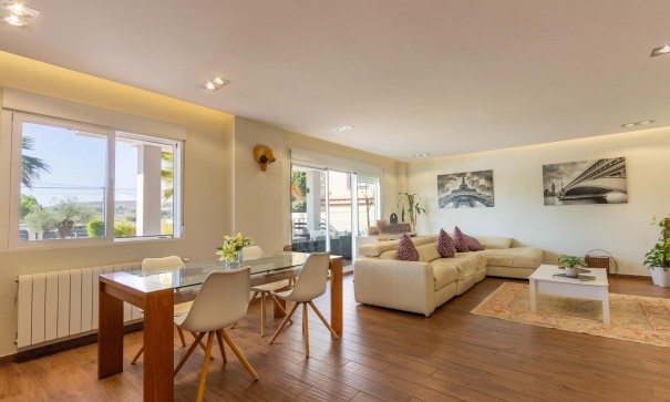 Resale - Freistehende Villa -
El Rebolledo