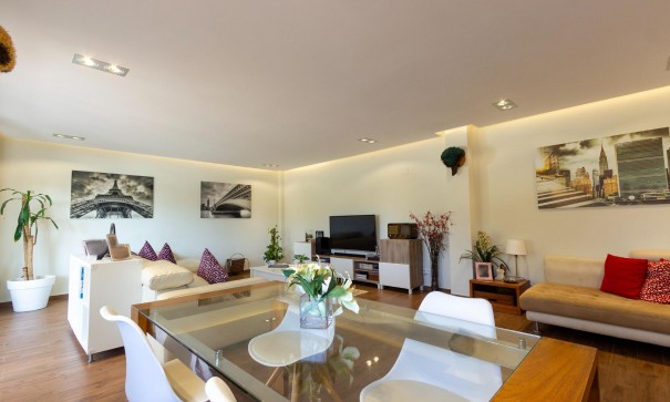 Resale - Freistehende Villa -
El Rebolledo