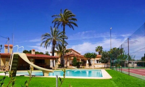 Återförsäljning - Finca lantlig egendom -
Elche