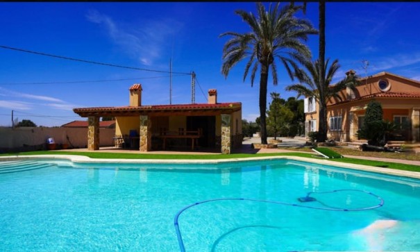 Återförsäljning - Finca lantlig egendom -
Elche