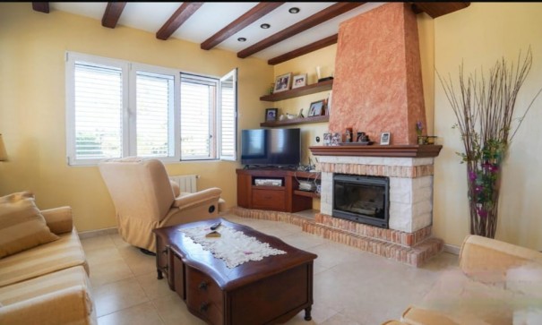 Återförsäljning - Finca lantlig egendom -
Elche