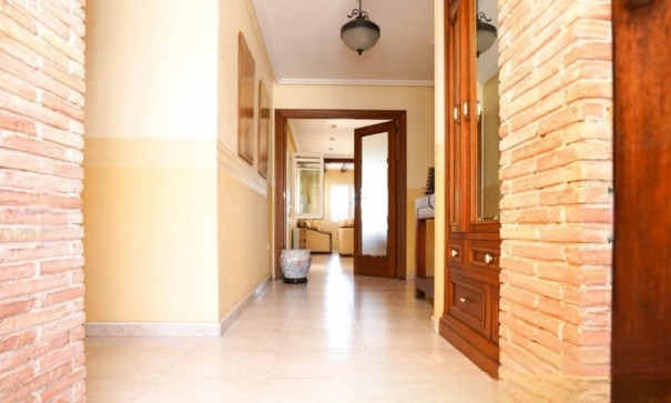 Återförsäljning - Finca lantlig egendom -
Elche