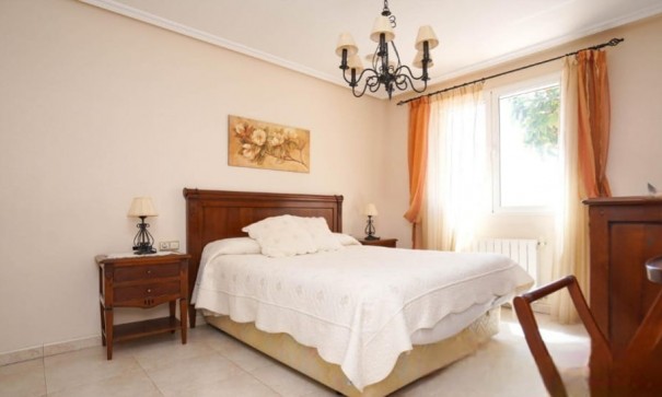 Återförsäljning - Finca lantlig egendom -
Elche