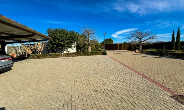 Videresalg - Finca landejendom -
Orihuela