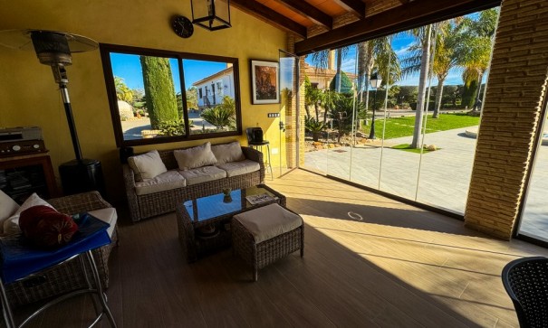 Videresalg - Finca landejendom -
Orihuela