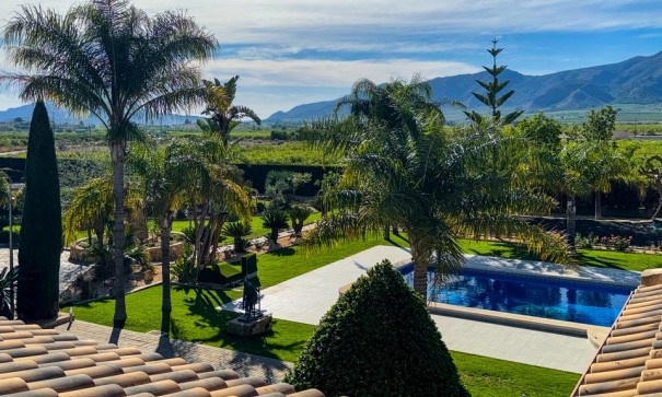 Videresalg - Finca landejendom -
Orihuela