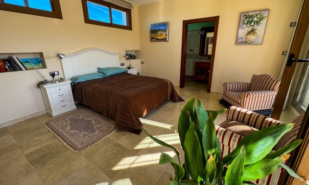 Videresalg - Finca landejendom -
Orihuela