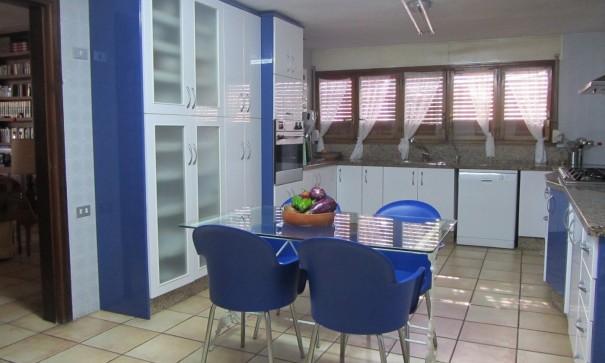 Återförsäljning - Finca lantlig egendom -
Alicante