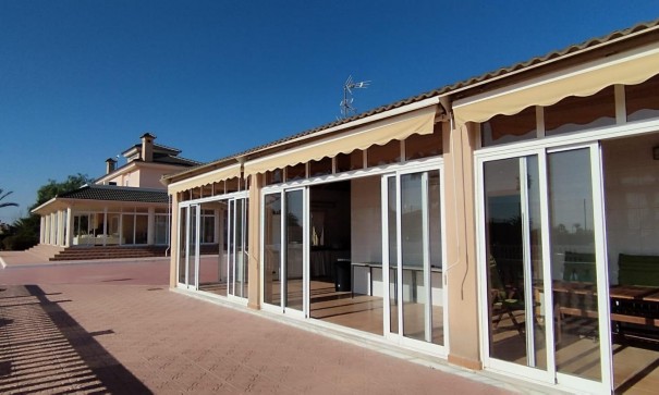 Herverkoop - Finca Landelijk pand -
Elche