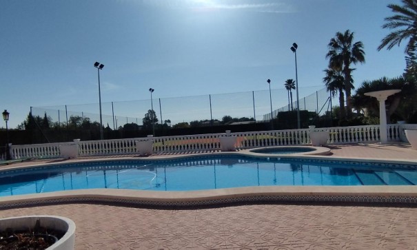 Herverkoop - Finca Landelijk pand -
Elche