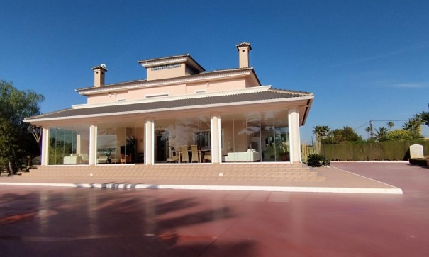 Herverkoop - Finca Landelijk pand -
Elche