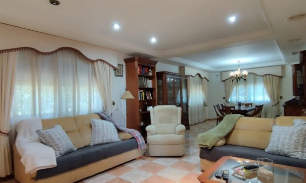 Herverkoop - Finca Landelijk pand -
Elche