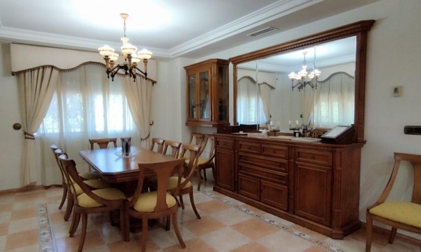 Herverkoop - Finca Landelijk pand -
Elche