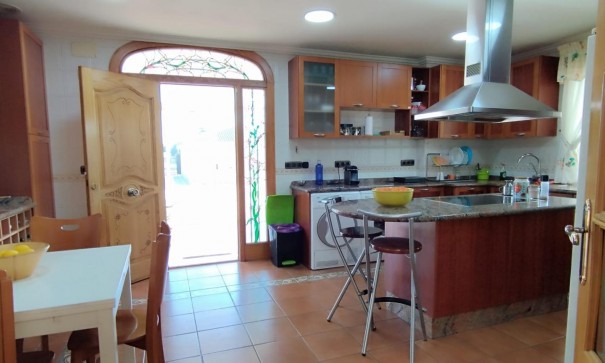 Herverkoop - Finca Landelijk pand -
Elche