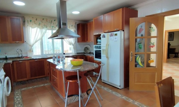 Herverkoop - Finca Landelijk pand -
Elche