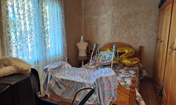 Återförsäljning - Finca lantlig egendom -
Salinas