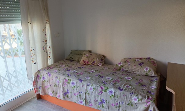 Herverkoop - Halfvrijstaande villa -
Torrevieja - Los Balcones