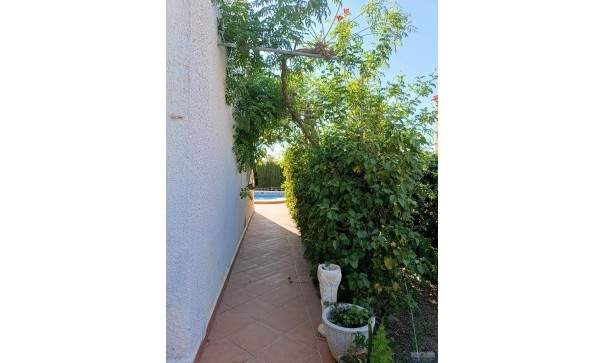 Herverkoop - Halfvrijstaande villa -
Torrevieja - Los Balcones