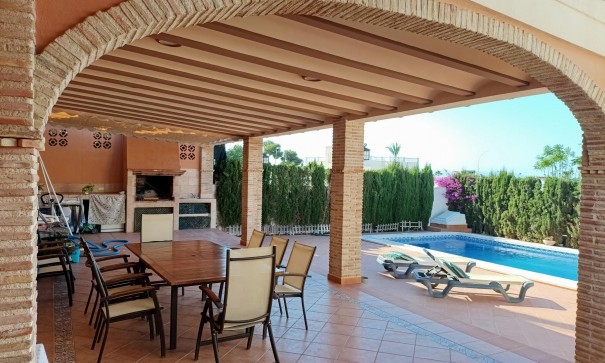 Herverkoop - Halfvrijstaande villa -
Torrevieja - Los Balcones