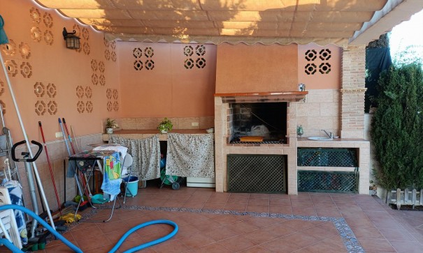 Herverkoop - Halfvrijstaande villa -
Torrevieja - Los Balcones